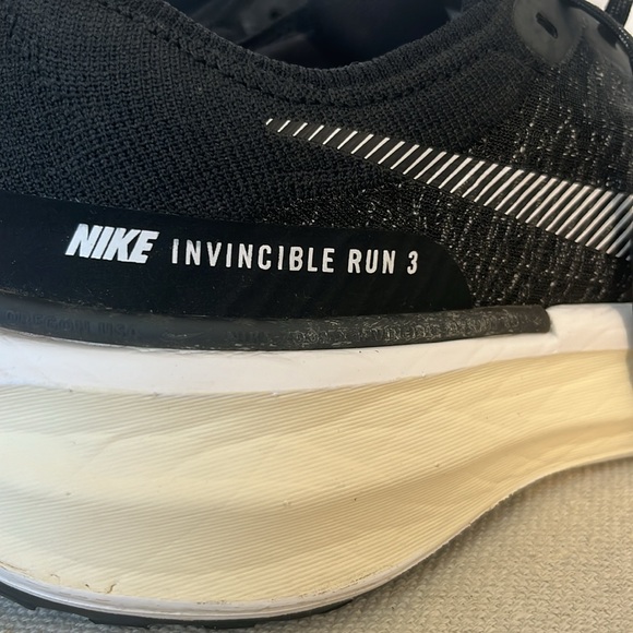 Women’s Invincible Run 3 - Picture 3 of 9